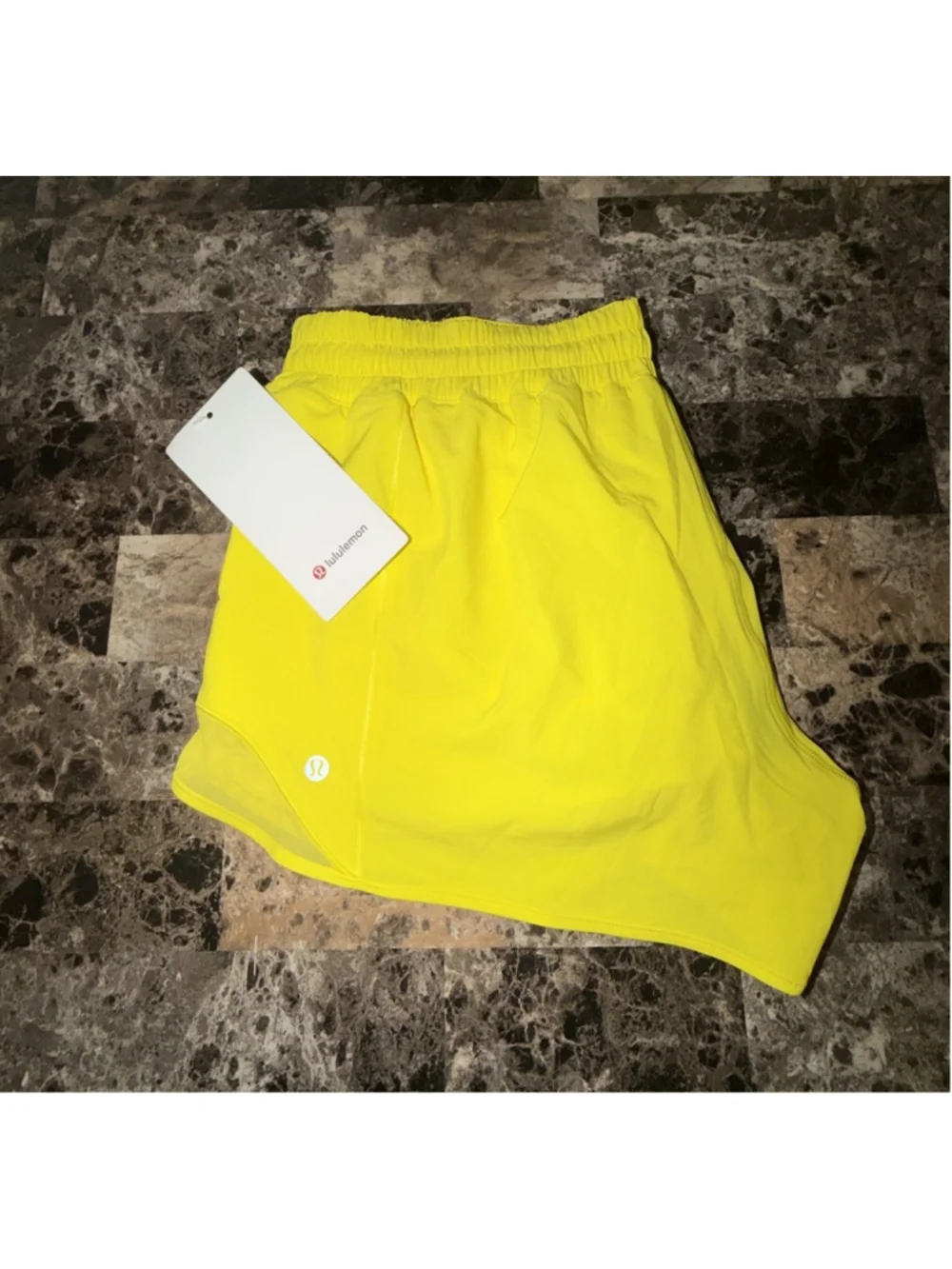 LULULEMON HOTTY HOT SHORT 4” LR LINED SONIC YELLOW 14 NWT